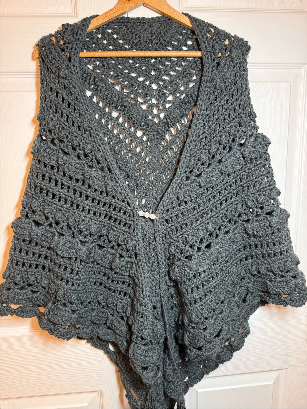 Women's Crochet Open-Front Shawl - Charcoal Gray - Picture 5 of 8